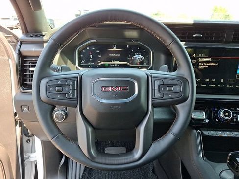 Used 2025 GMC Sierra 1500 AT4 w/ AT4 Premium Package AWD/4WD image 21