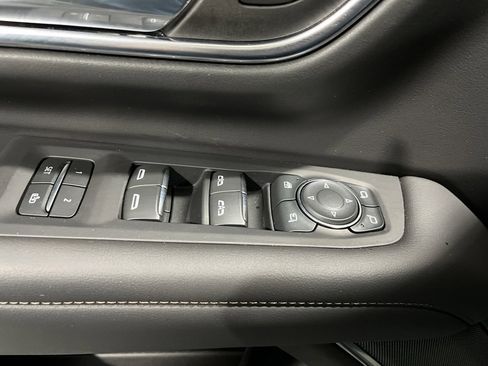 Used 2024 Chevrolet Tahoe High Country image 34