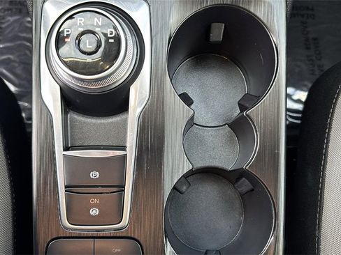 Used 2022 Ford Escape SE w/ SE Sport Appearance Package image 18