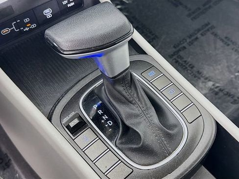 Used 2024 Hyundai Kona SE AWD/4WD image 16