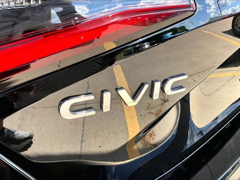 Used 2025 Honda Civic Sport image 31