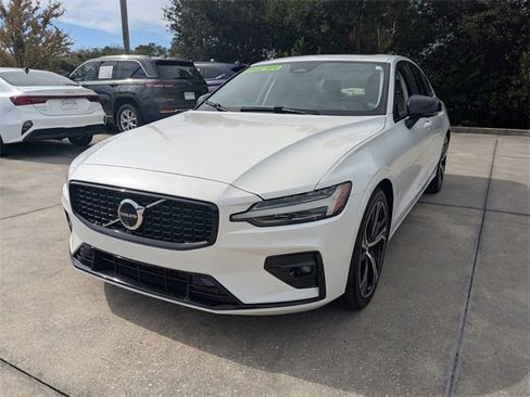 Used 2024 Volvo S60 B5 Plus image 7