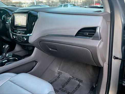 Used 2018 Chevrolet Traverse LT image 15