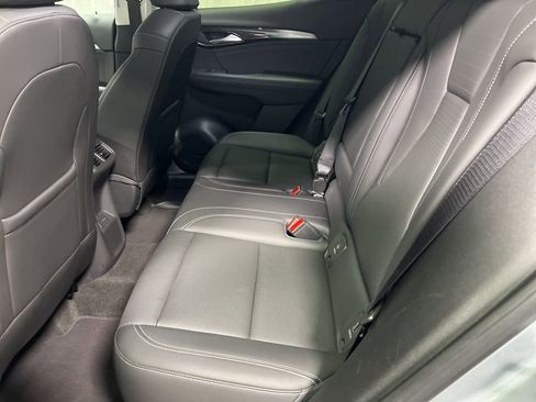 Used 2025 Buick Envision Preferred image 18