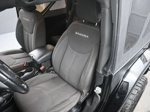 Used 2017 Jeep Wrangler Sahara w/ Connectivity Group image 11
