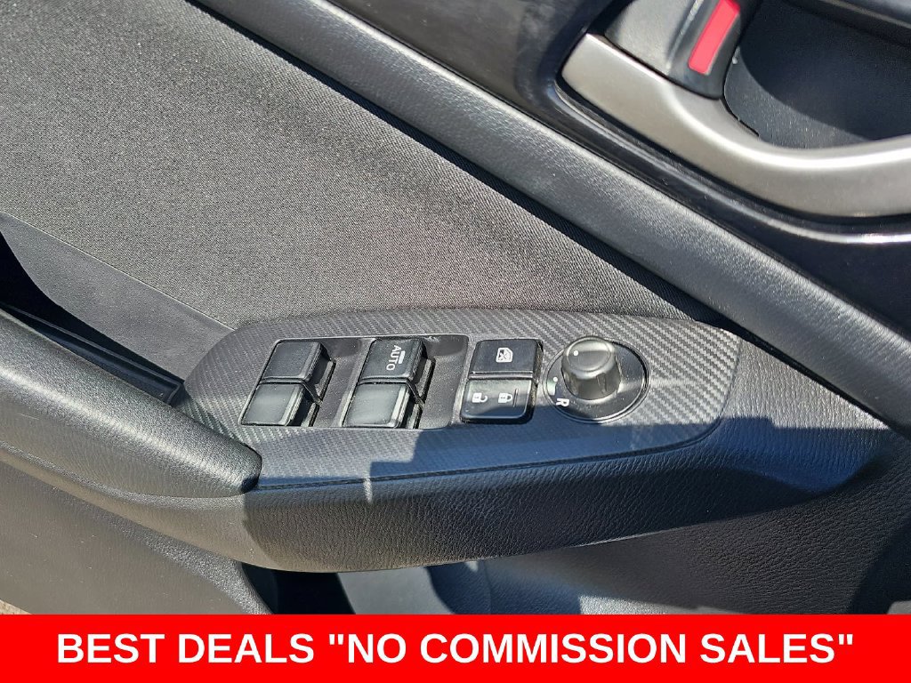 Used 2015 MAZDA MAZDA3 i Touring FWD image 27