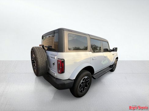 Used 2025 Ford Bronco Outer Banks AWD/4WD image 4