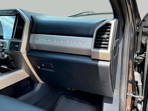 Certified 2022 Ford F250 Lariat w/ Lariat Ultimate Package AWD/4WD image 19