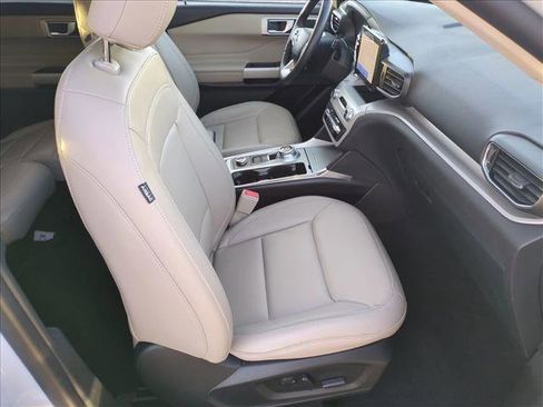 Used 2024 Ford Explorer XLT w/ Equipment Group 202A image 22