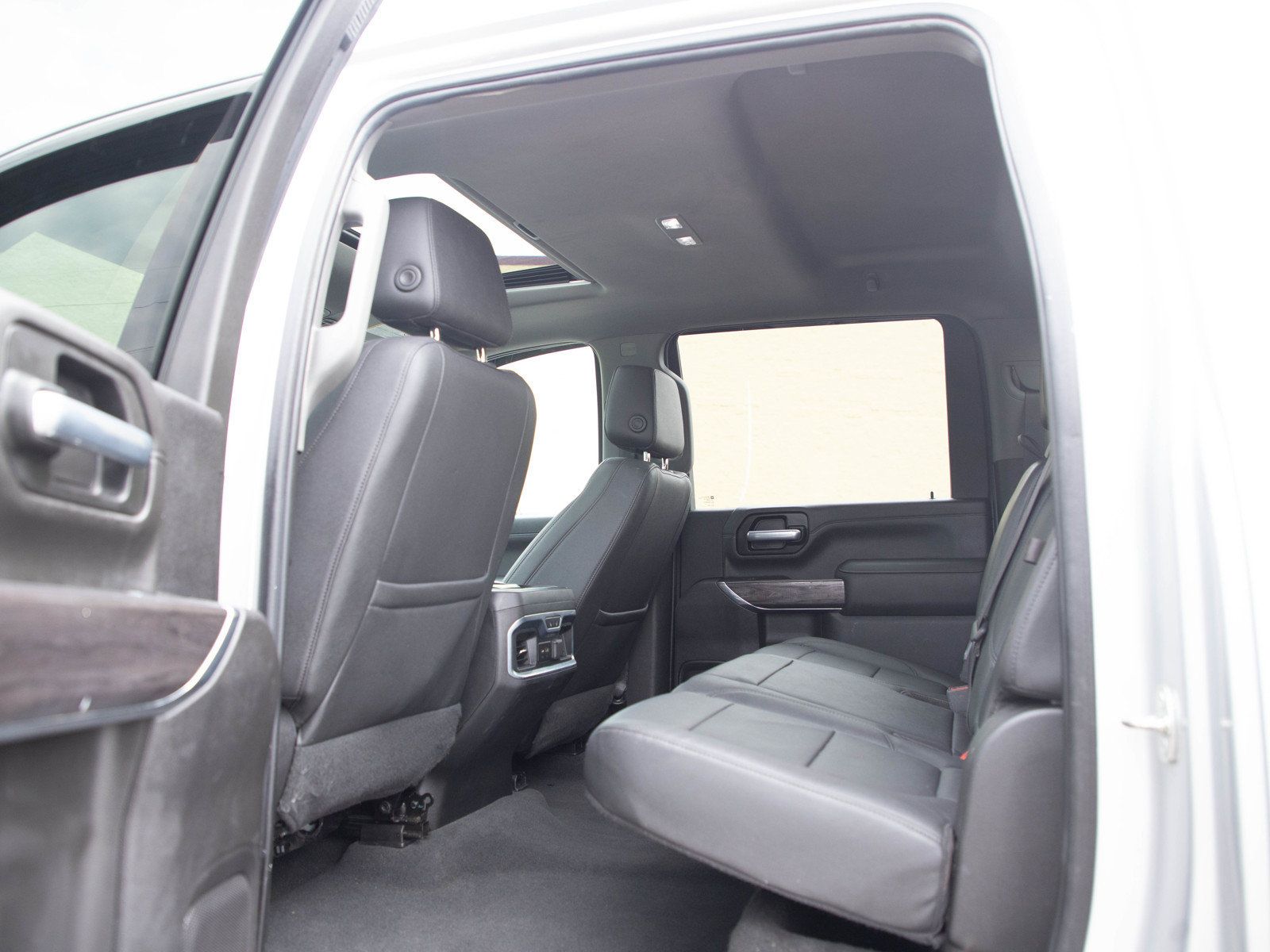 Used 2022 Chevrolet Silverado 2500 LTZ w/ LTZ Convenience Package AWD/4WD image 17