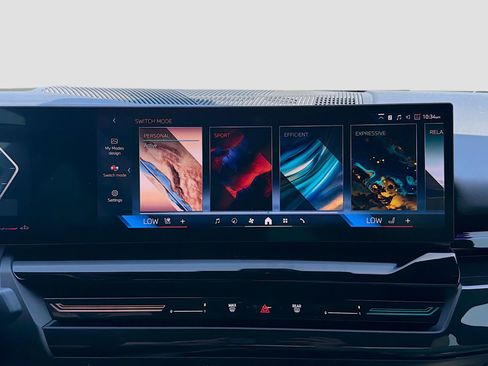 Used 2024 BMW 530i w/ Premium Package image 31