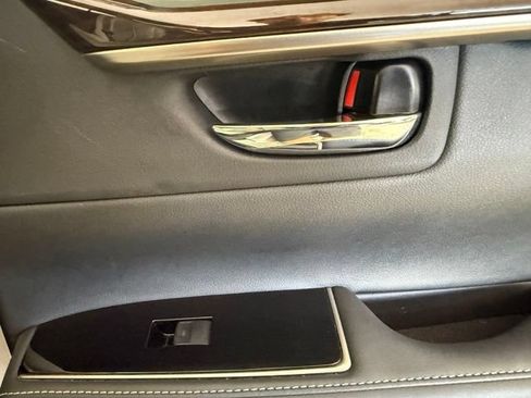 Used 2016 Lexus ES 350 w/ Luxury Package w/Wood Trim FWD image 20