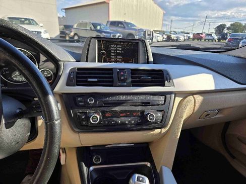 Used 2014 BMW 320i xDrive Sedan image 15
