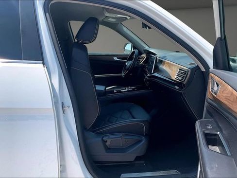 Used 2025 Volkswagen Atlas SE FWD image 7