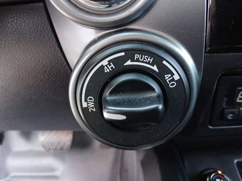 Used 2017 Nissan Titan Platinum Reserve AWD/4WD image 40