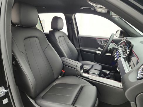 Used 2023 Mercedes-Benz GLB 250 image 19