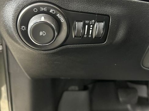 Used 2018 Jeep Compass Latitude w/ Popular Equipment Group image 13