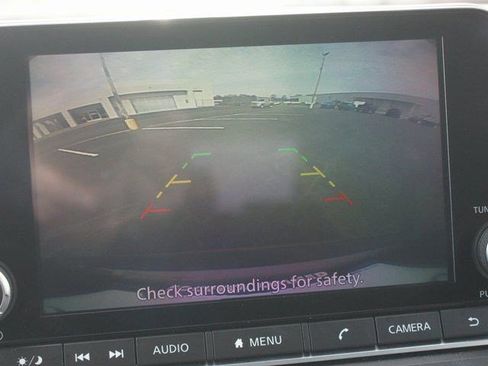 Used 2023 Nissan Rogue S image 6