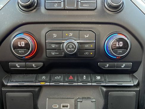 Used 2021 Chevrolet Silverado 1500 LT AWD/4WD image 23