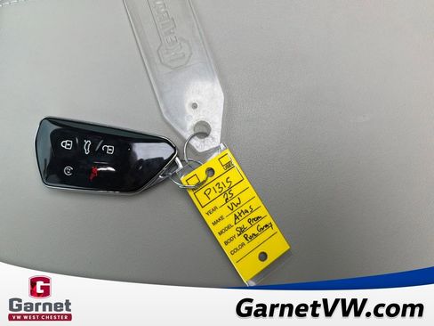 Certified 2025 Volkswagen Atlas SEL Premium R-Line image 23