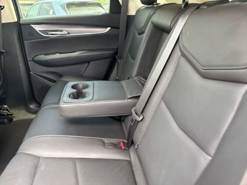 Used 2019 Cadillac XT5 Luxury w/ LPO, Radiant Package FWD image 18