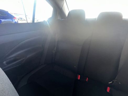 Used 2025 Nissan Versa SV FWD image 39