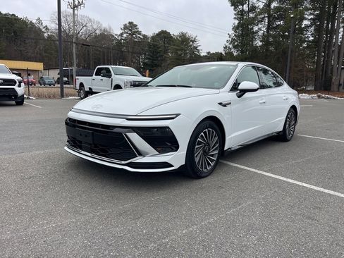 Certified 2025 Hyundai Sonata SEL image 2