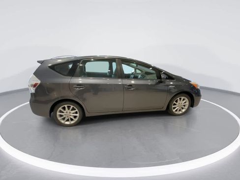 Used 2013 Toyota Prius V Five image 9