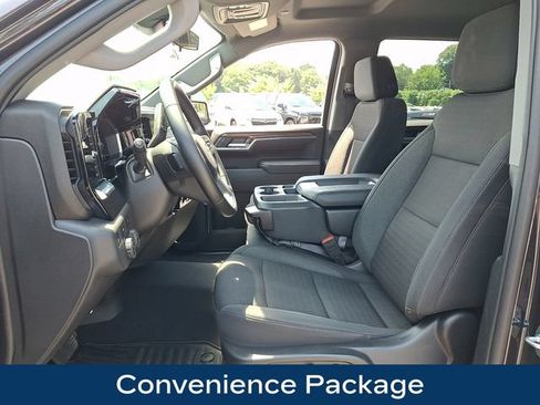 Used 2023 Chevrolet Silverado 1500 LT AWD/4WD image 2
