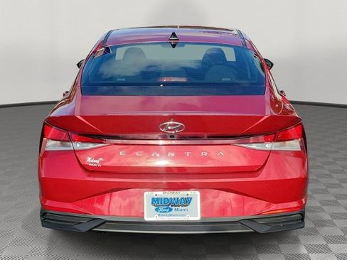Used 2021 Hyundai Elantra SEL FWD image 4