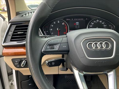 Used 2022 Audi Q5 2.0T Premium w/ Convenience Package AWD/4WD image 11