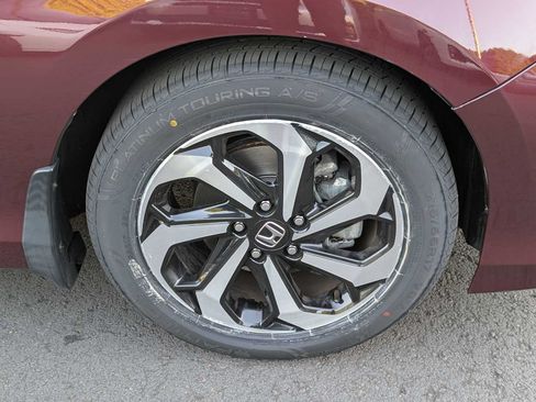 Used 2017 Honda Accord EX image 9