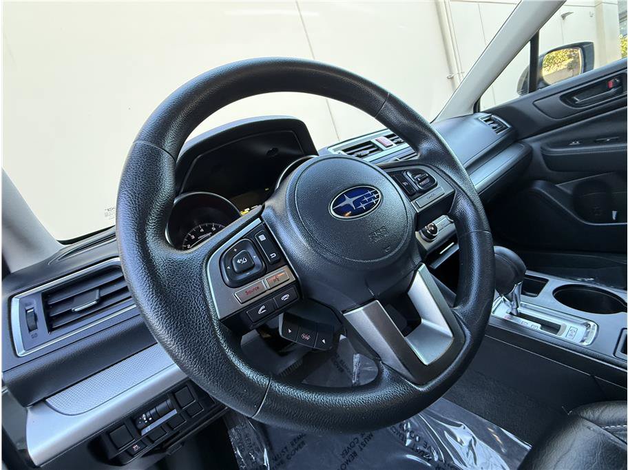 Used 2017 Subaru Outback 2.5i AWD/4WD image 11