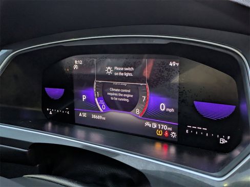 Used 2024 Volkswagen Tiguan SE R-Line image 28