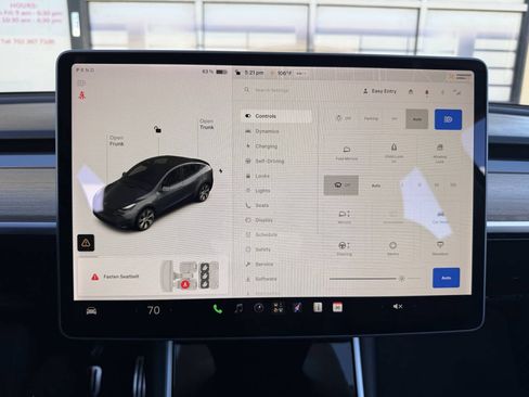 Used 2021 Tesla Model Y Long Range AWD/4WD image 14