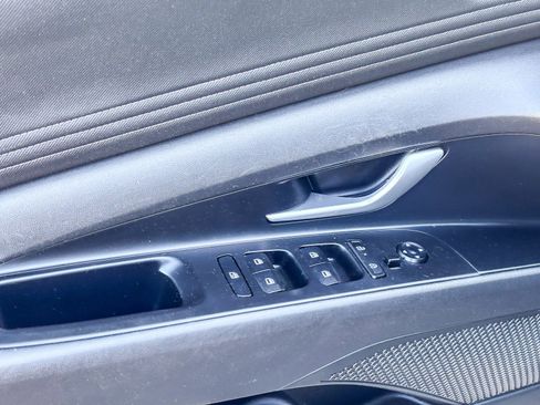 Used 2024 Hyundai Elantra Limited image 23