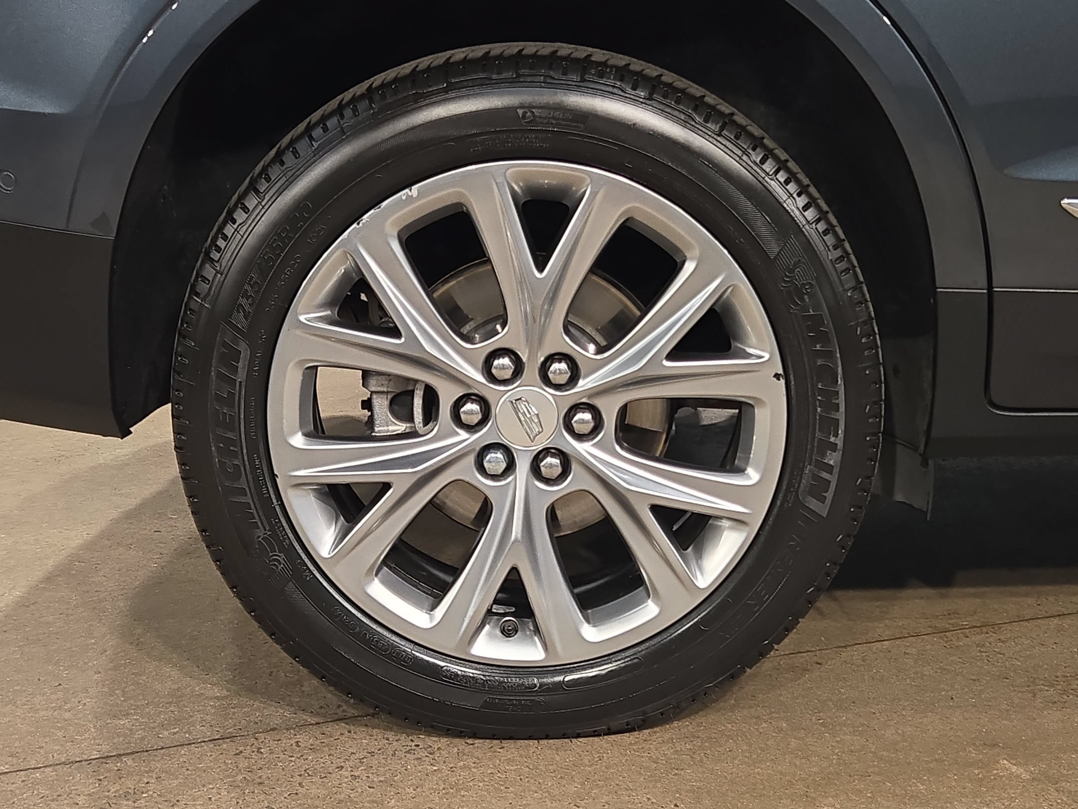 Used 2021 Cadillac XT5 Sportv w/ Platinum Package AWD/4WD image 15