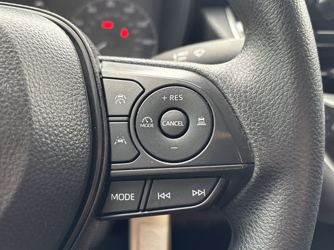 Used 2025 Toyota Corolla LE FWD image 18