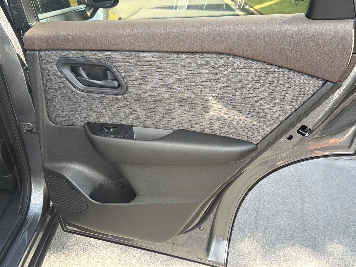 Used 2023 Nissan Rogue S AWD/4WD image 14