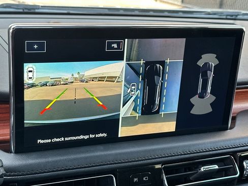 Used 2022 Lincoln Nautilus Reserve w/ Equipment Group 202A image 18