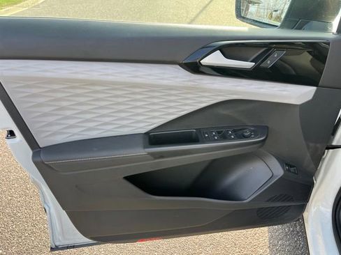 Used 2024 Volkswagen Taos S image 12