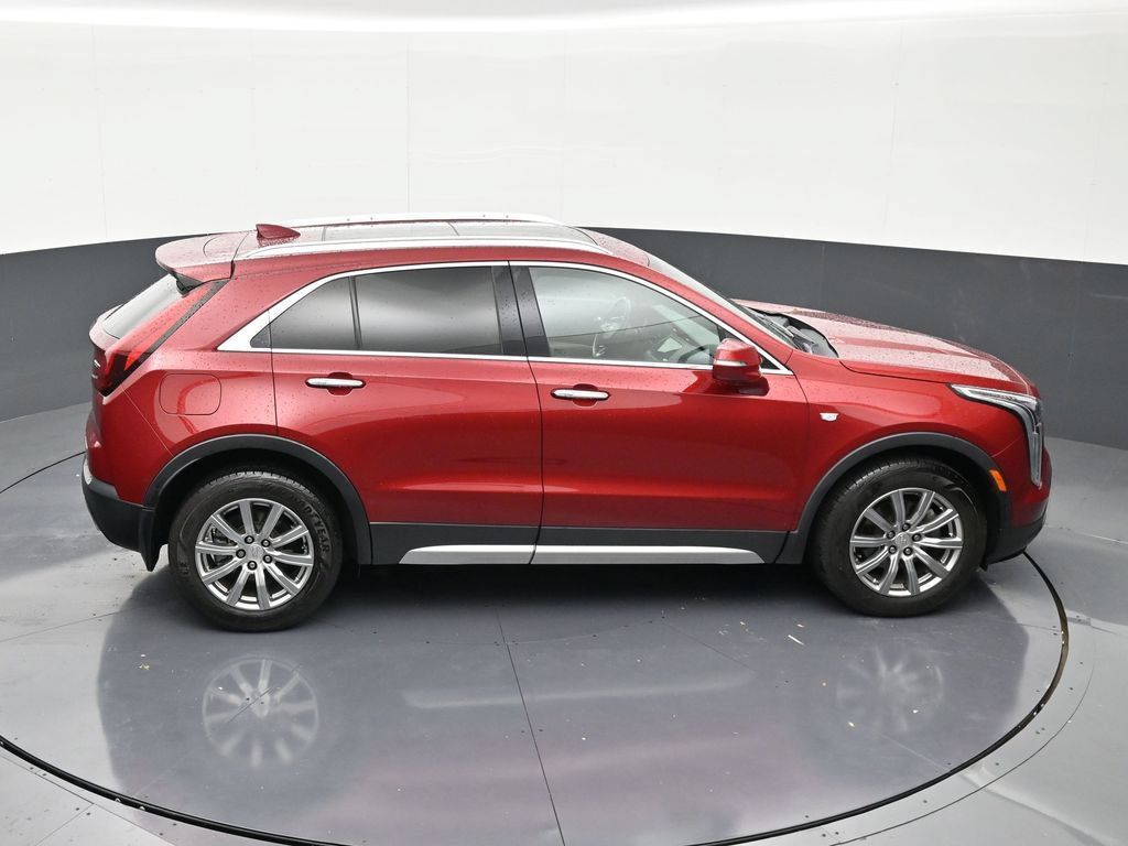 Used 2019 Cadillac XT4 Premium Luxury w/ Enhanced Visibility Package FWD image 17