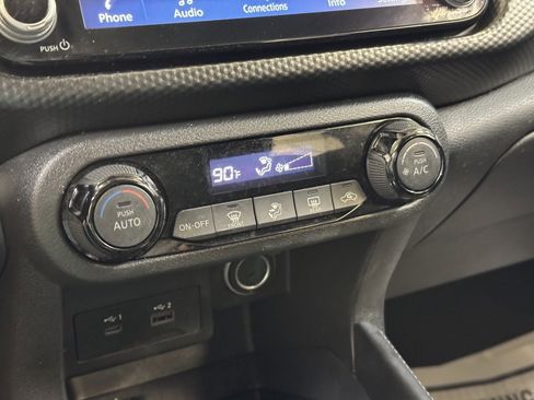 Used 2021 Nissan Kicks SV image 42