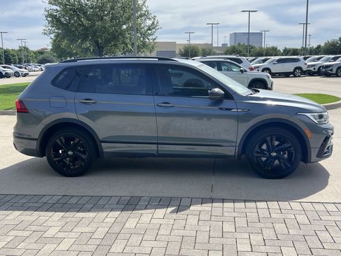 Certified 2023 Volkswagen Tiguan SE R-Line FWD image 11