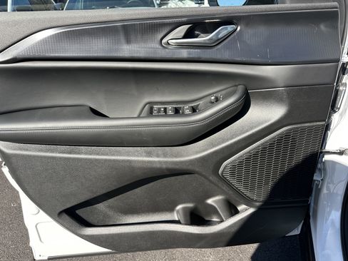 New 2025 Jeep Grand Cherokee L Altitude image 28