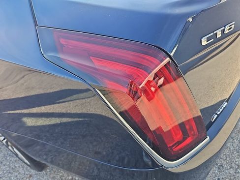 Used 2018 Cadillac CT6 Luxury image 34