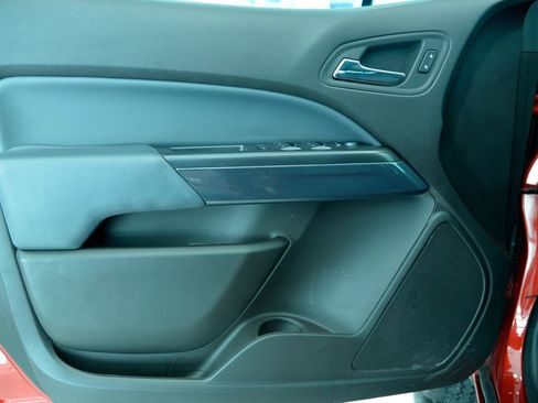 Used 2015 Chevrolet Colorado Z71 image 14