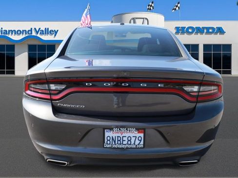 Used 2019 Dodge Charger SXT image 5