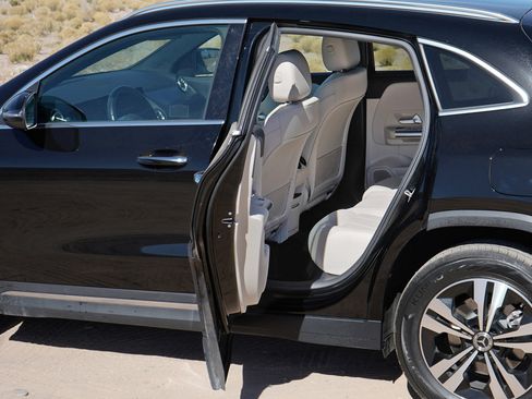 Used 2025 Mercedes-Benz GLA 250 image 15