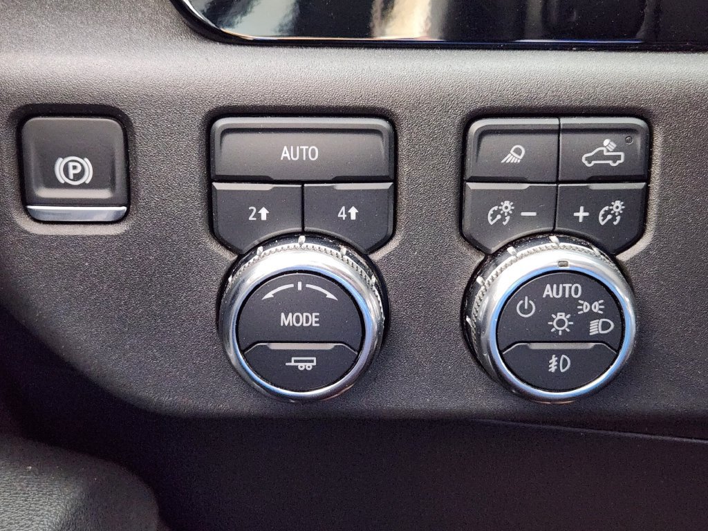 Used 2025 GMC Sierra 1500 SLT AWD/4WD image 27